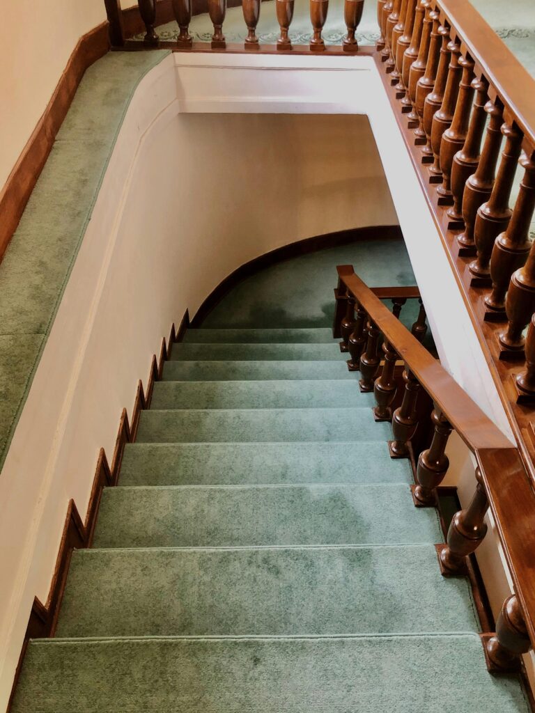How to Choose the Perfect Carpet for Stairs and Landing